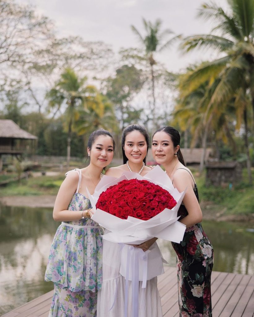 ออม - ปภาพินท์ วีระภุชงค์