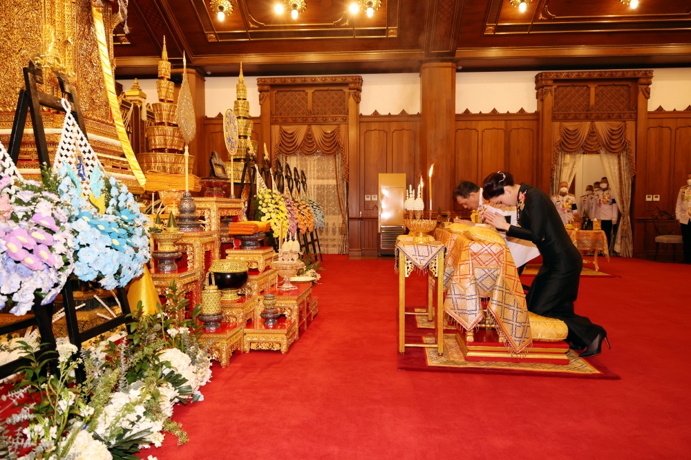 พระราชทานน้ำหลวงสรงศพสมเด็จพระวันรัต