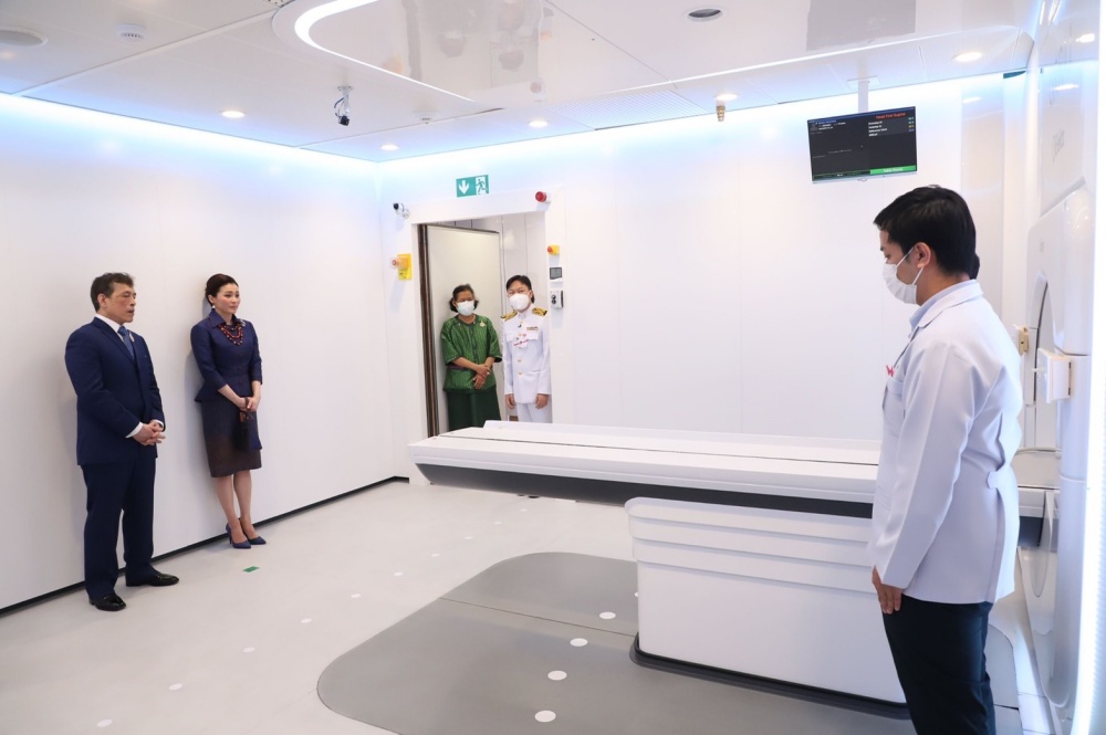 ทรงเปิดอาคารนวมินทรบพิตร 84 พรรษา