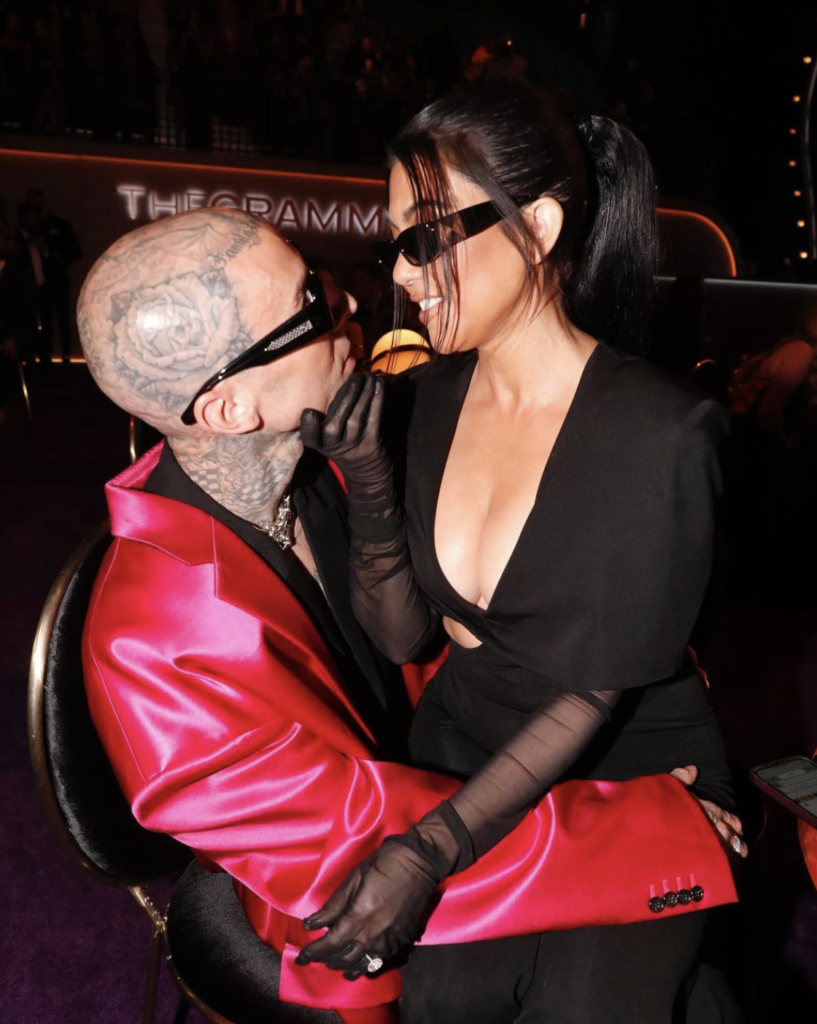 ลุคสีชมพูจากเวที Grammy Awards