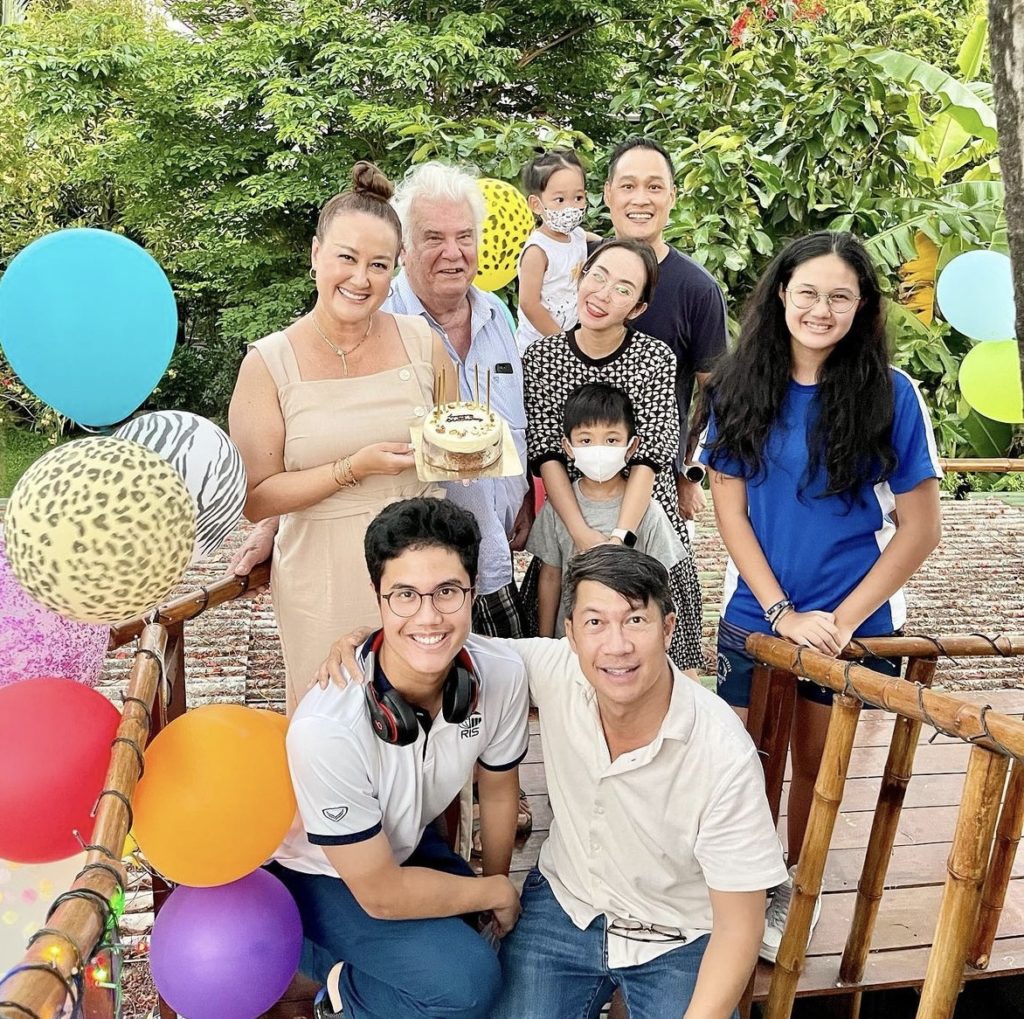 คุณคริสตี้-คริสติน่า เศรษฐบุตร